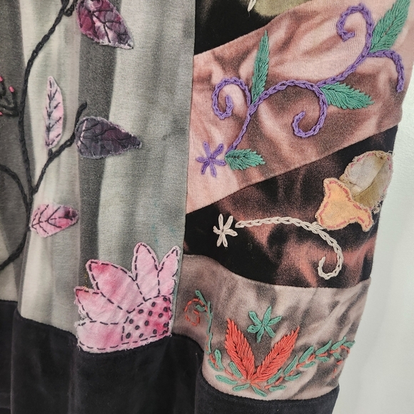 Leopards & Roses Long Sleeve Black Velvet Tunic Sweater Embroidery Boho Bohemian - Picture 4 of 10